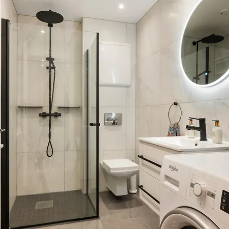 Luxury Summer With Balcony Near Bryggen アパート ベルゲン